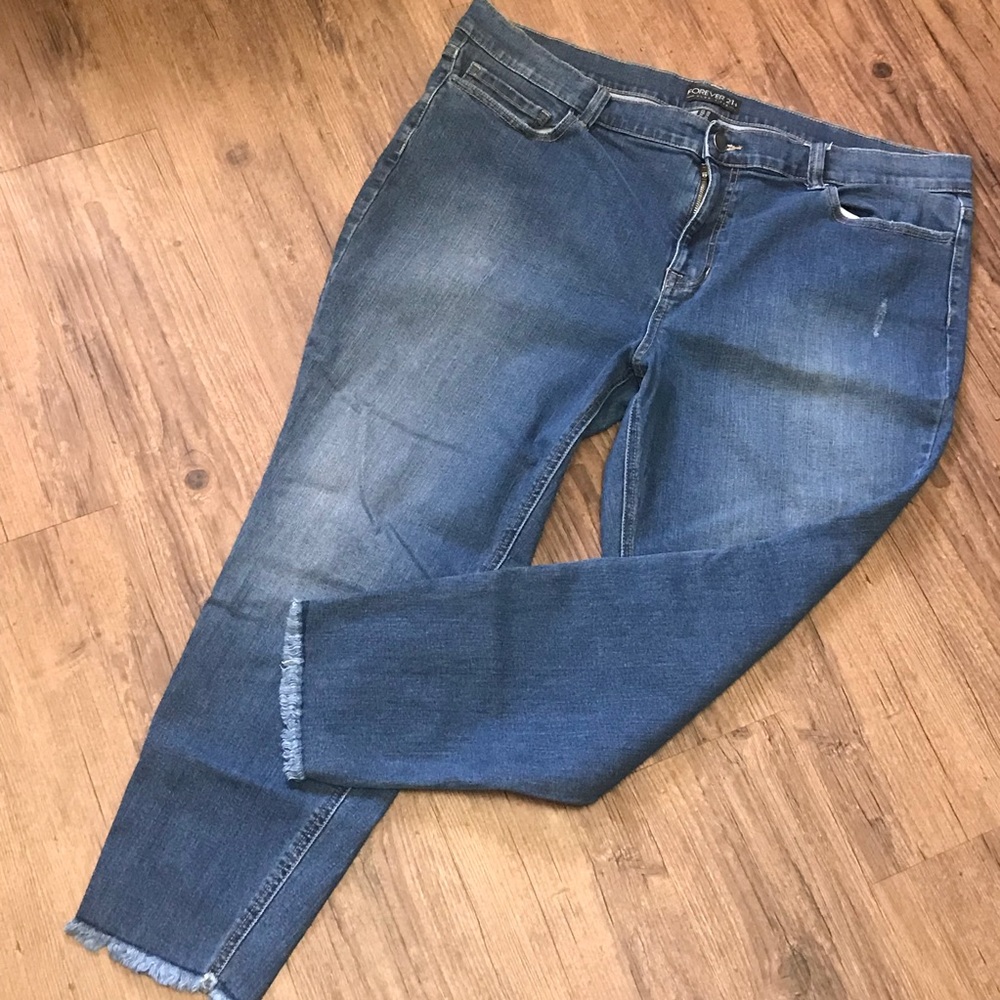 Distressed skinny jeans - forever21+